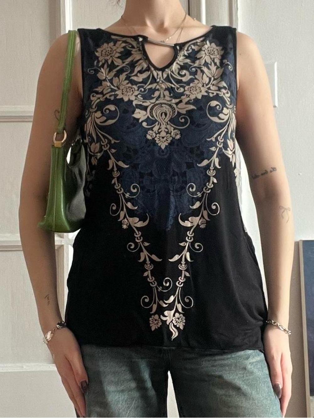 Size M Y2K Patterned Tank Top